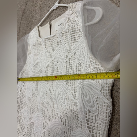 MoolbyYoungZari white sheer lace floral overlay puff sleeve night out party - Picture 4 of 10